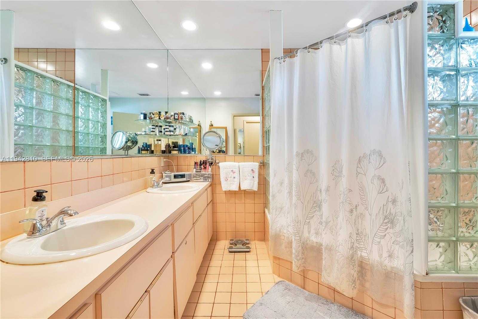 Small Image of 2496 ABACO AVE, Miami Number 18