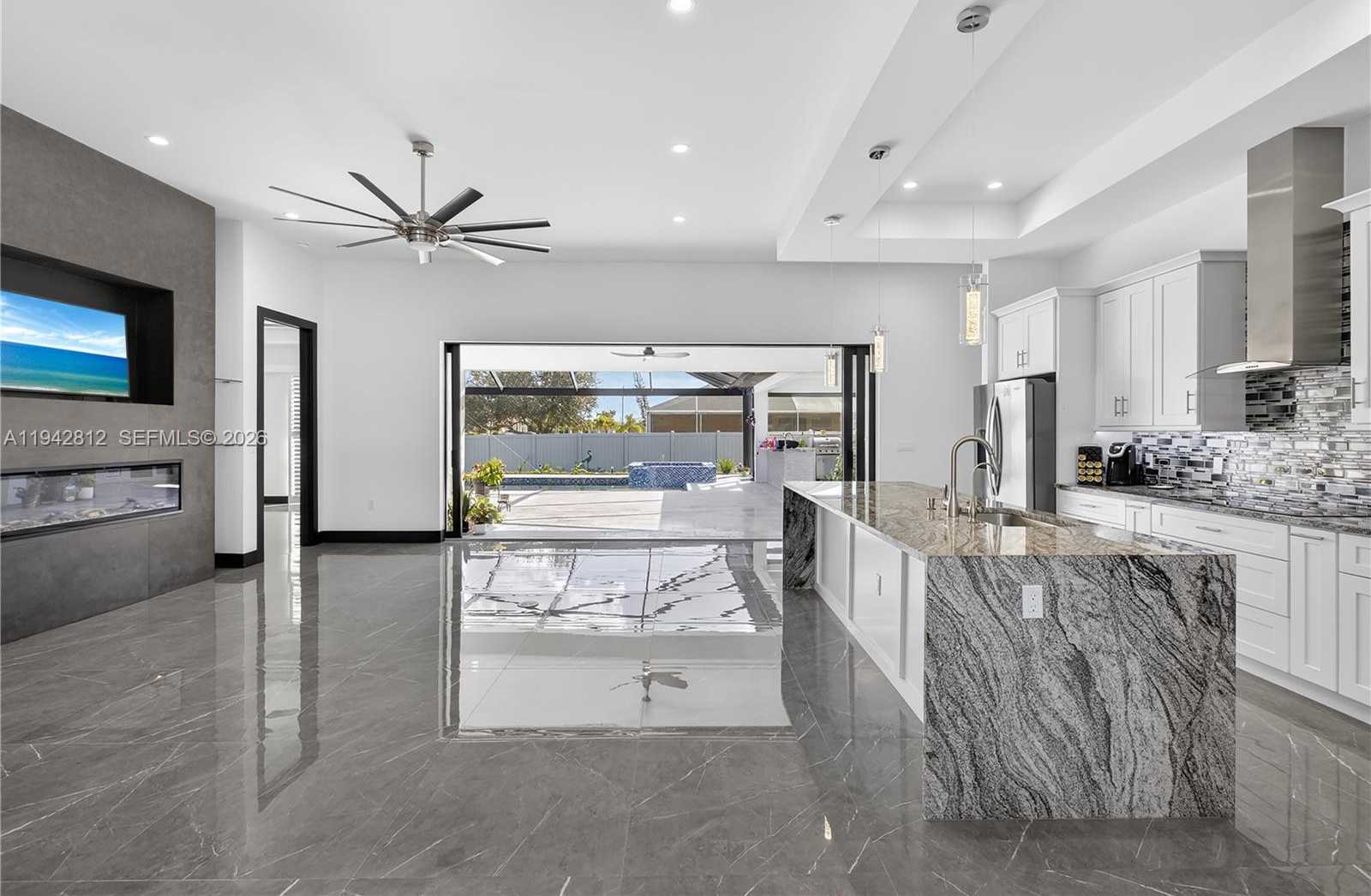 Small Image of 1102 MOHAWK PARKWAY, Cape Coral Number 5