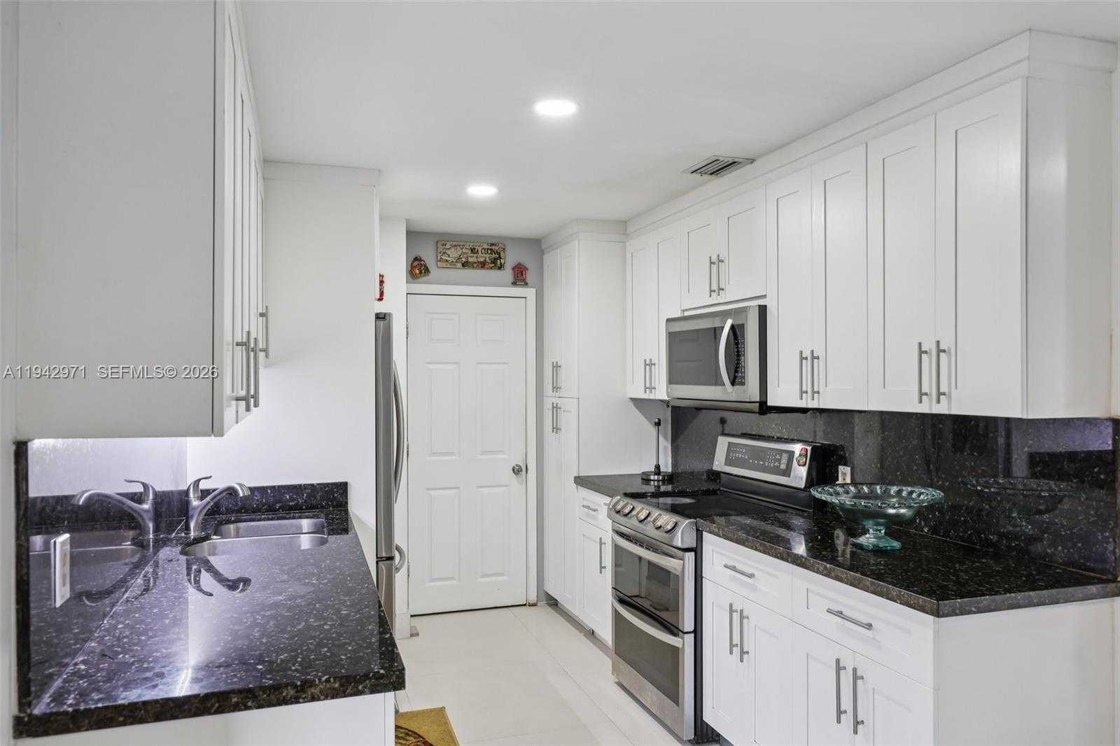 Small Image of 16832 NORTH WEST 52ND AVE, Miami Gardens Number 11