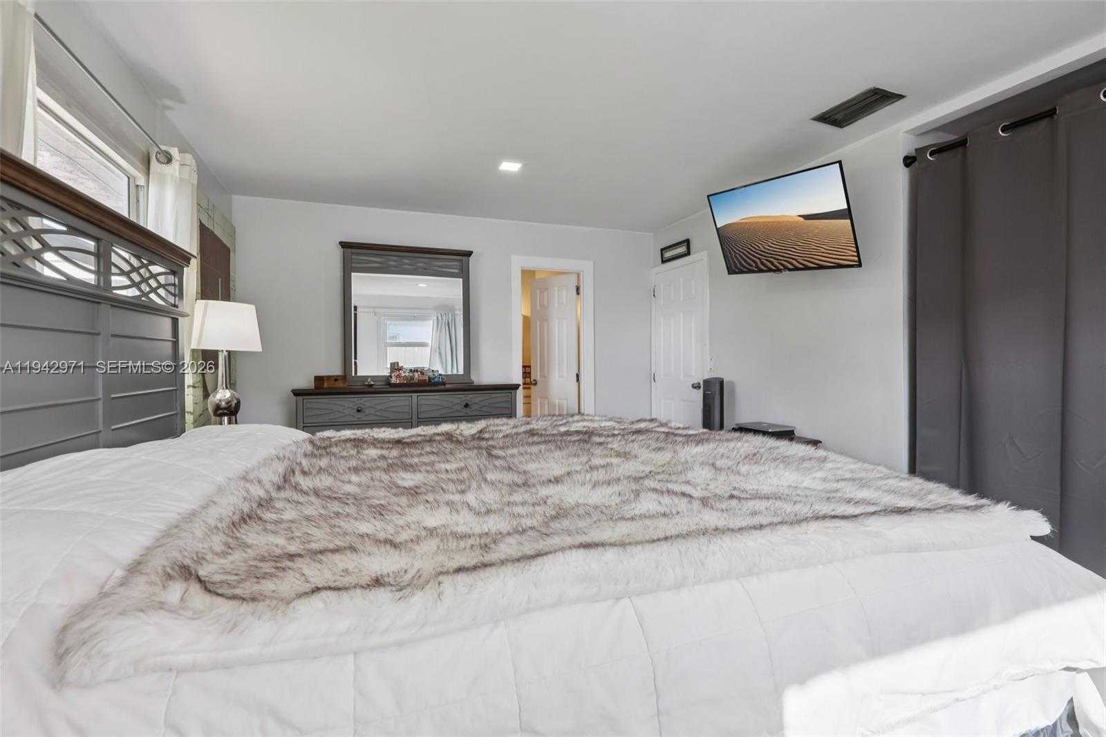 Small Image of 16832 NORTH WEST 52ND AVE, Miami Gardens Number 28