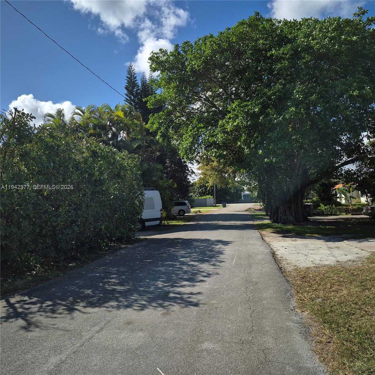 Small Image of 6225 SOUTH WEST 59TH ST, South Miami Number 25
