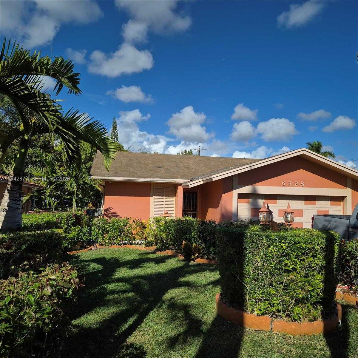 Small Image of 6225 SOUTH WEST 59TH ST, South Miami Number 3