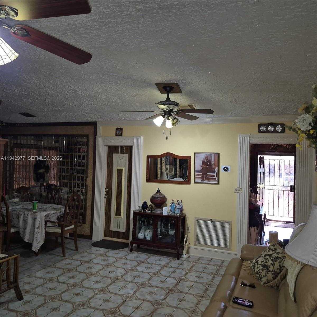 Small Image of 6225 SOUTH WEST 59TH ST, South Miami Number 4
