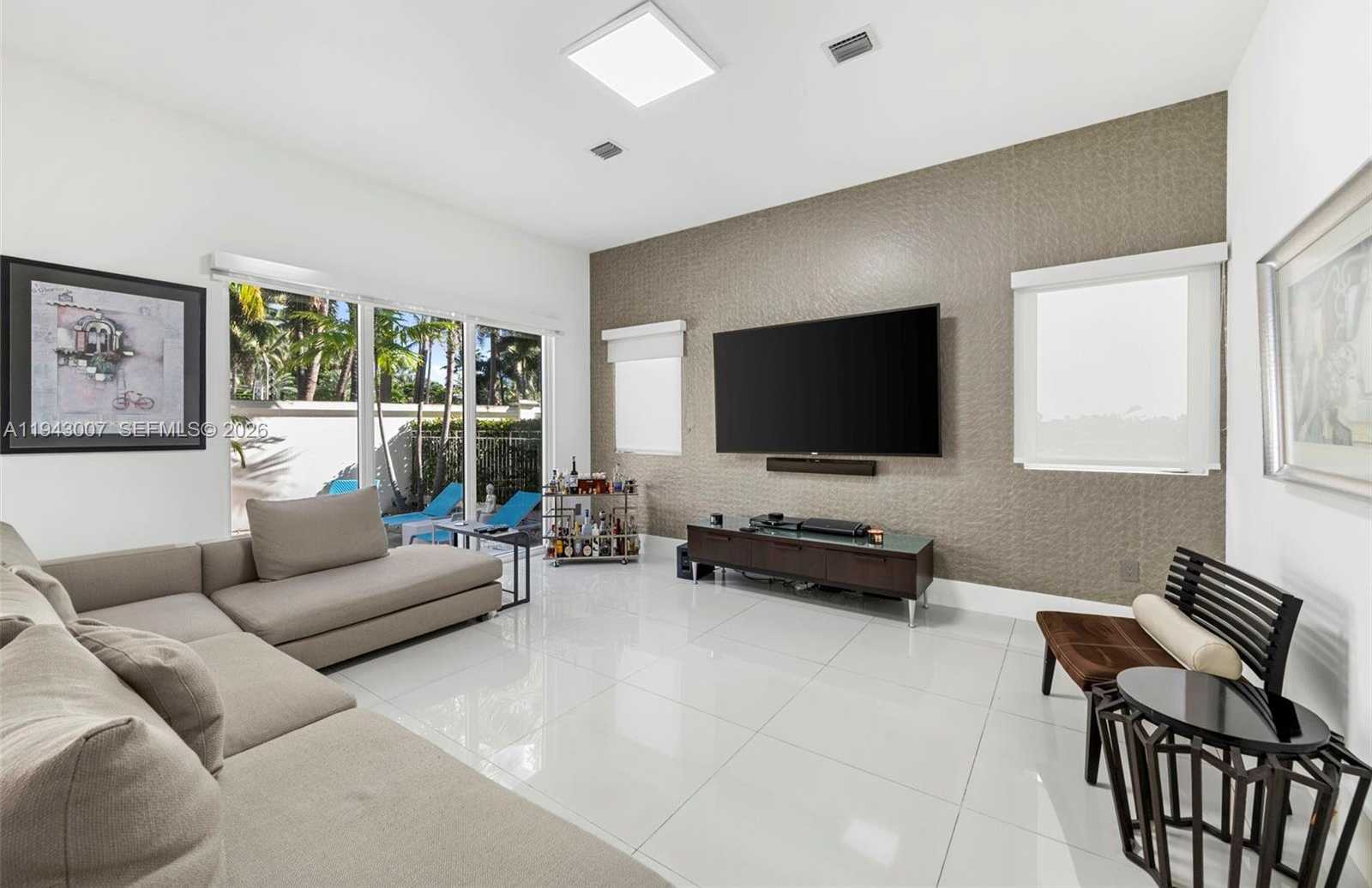 Small Image of 19005 ATLANTIC BLVD, Sunny Isles Beach Number 14