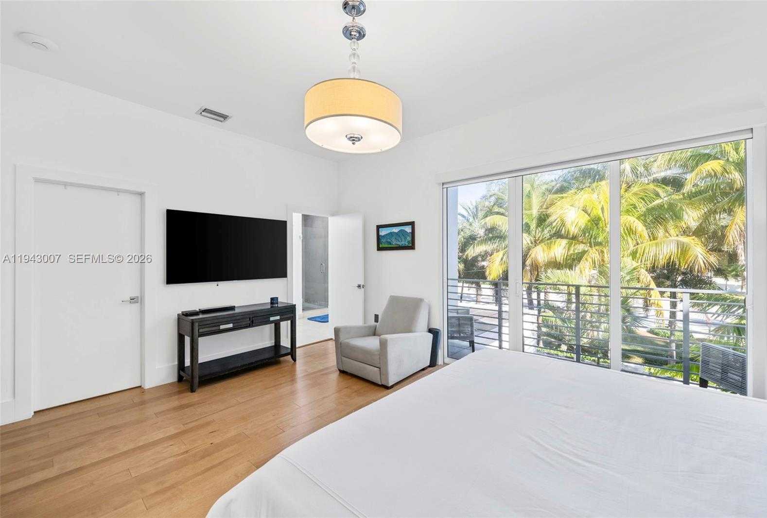 Small Image of 19005 ATLANTIC BLVD, Sunny Isles Beach Number 22