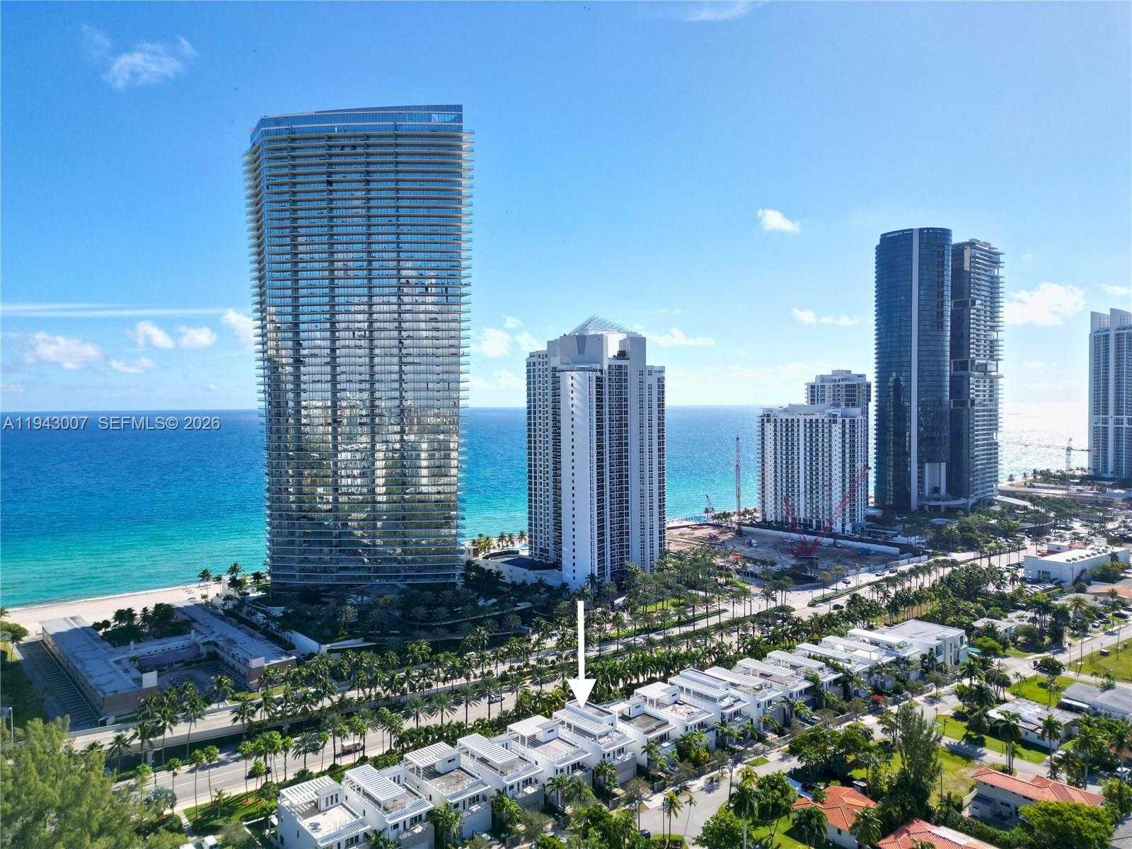 Small Image of 19005 ATLANTIC BLVD, Sunny Isles Beach Number 3