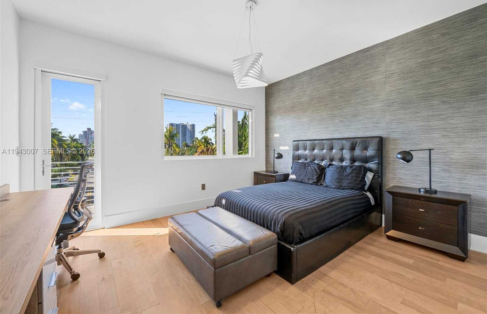 Small Image of 19005 ATLANTIC BLVD, Sunny Isles Beach Number 32