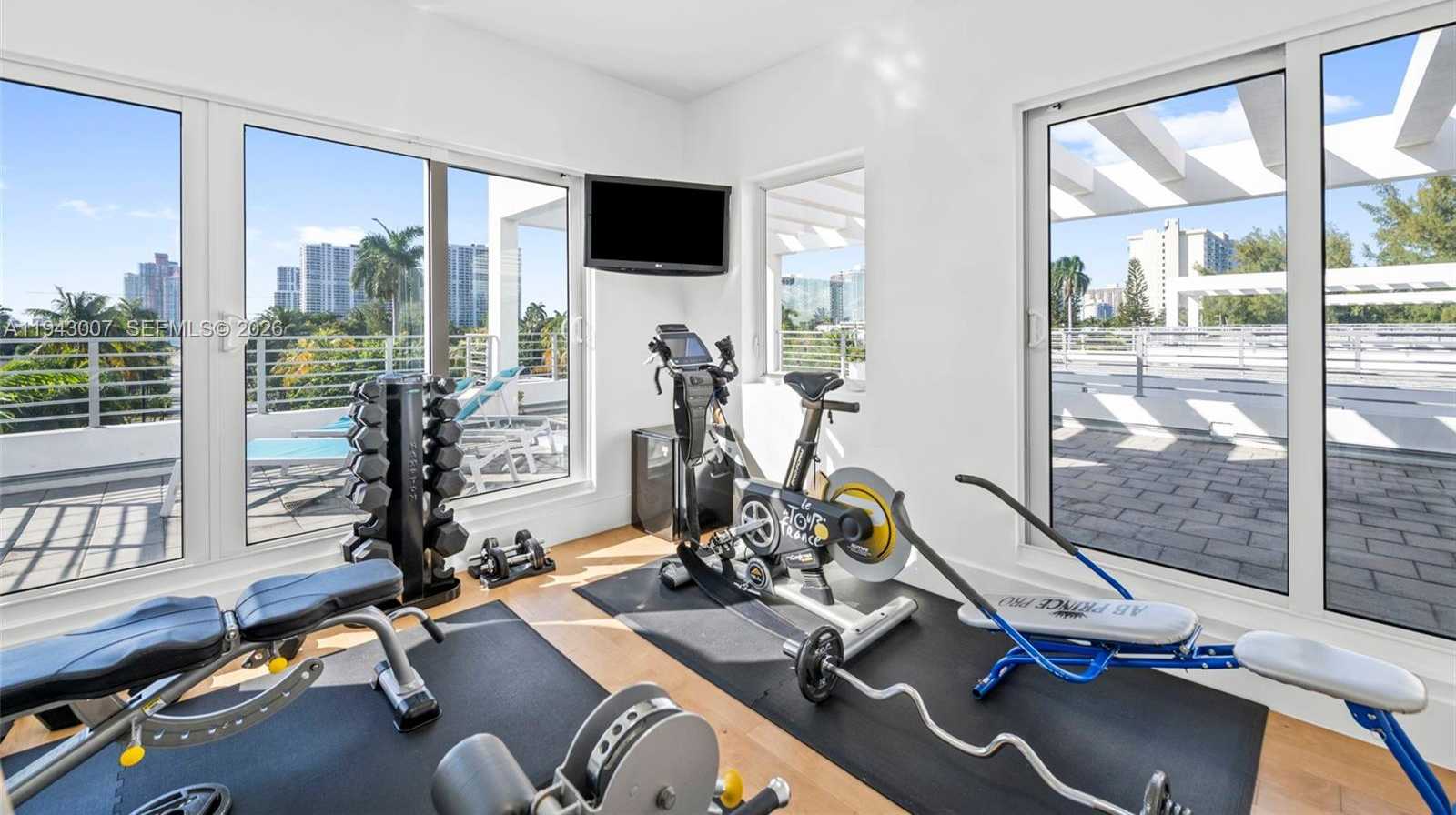 Small Image of 19005 ATLANTIC BLVD, Sunny Isles Beach Number 35