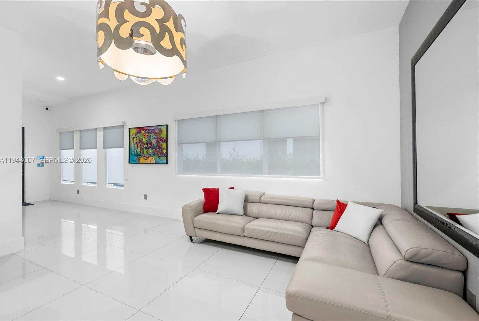 Small Image of 19005 ATLANTIC BLVD, Sunny Isles Beach Number 6