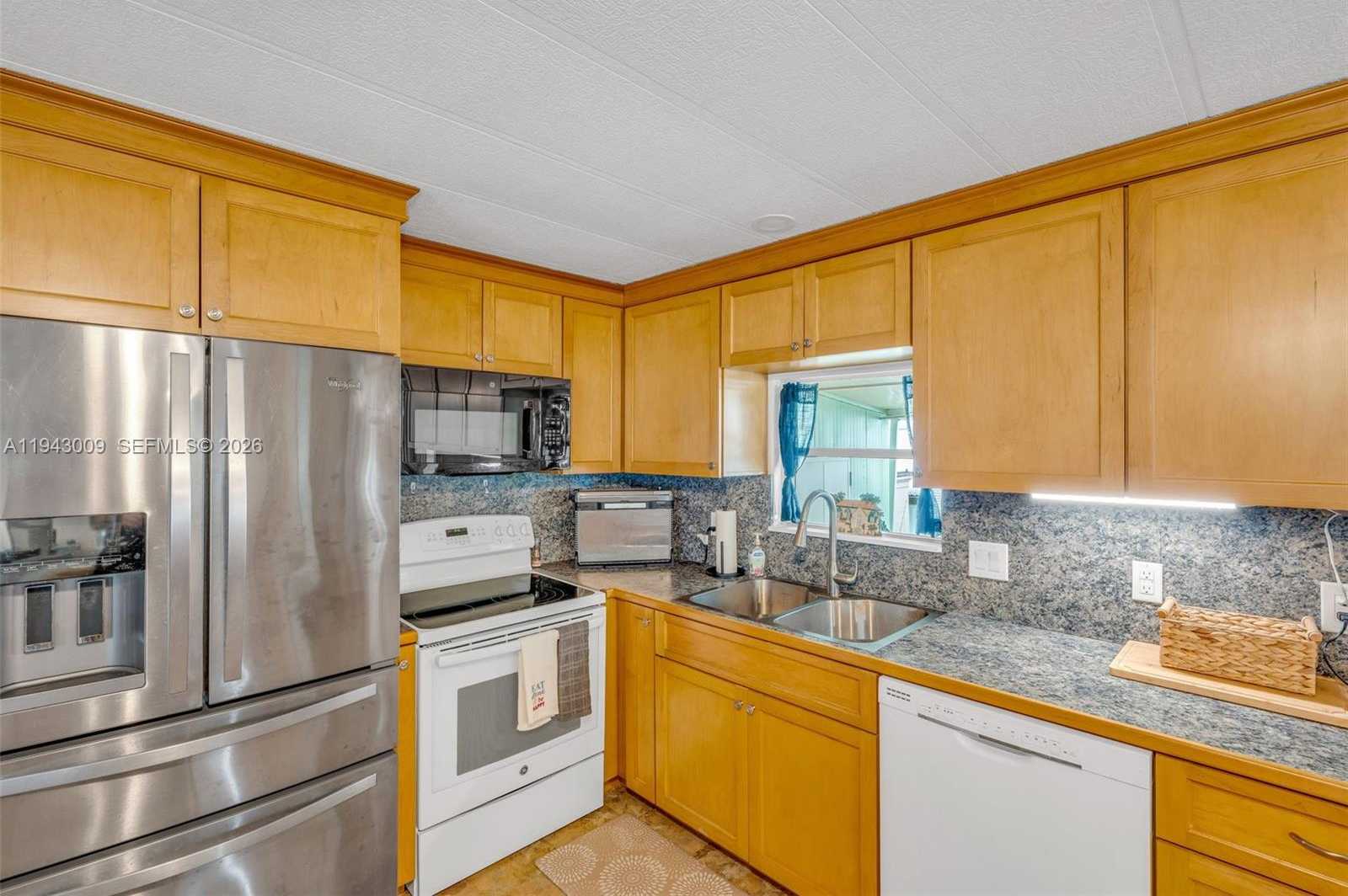 Small Image of 808 SOUTH SILVER CIRCLE, Key Largo Number 15