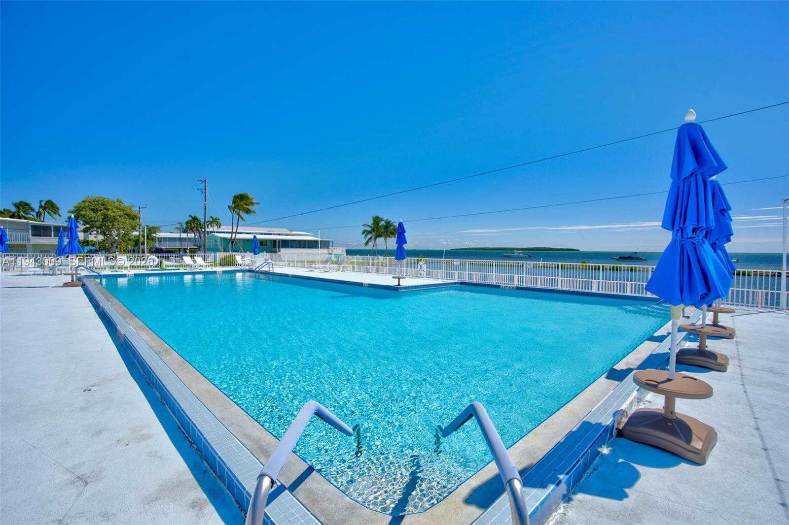 Small Image of 808 SOUTH SILVER CIRCLE, Key Largo Number 31