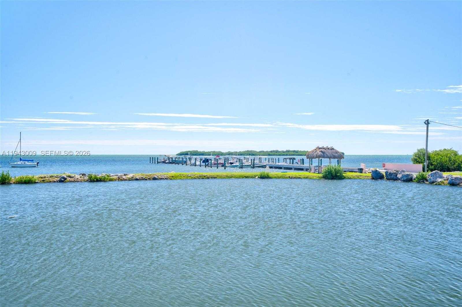 Small Image of 808 SOUTH SILVER CIRCLE, Key Largo Number 32