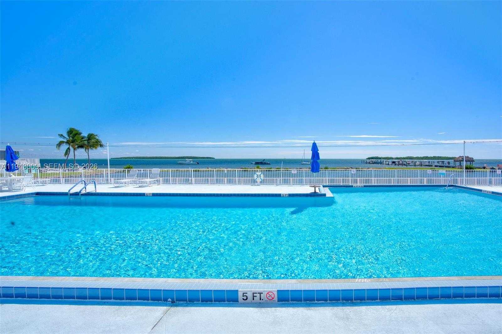 Small Image of 808 SOUTH SILVER CIRCLE, Key Largo Number 34