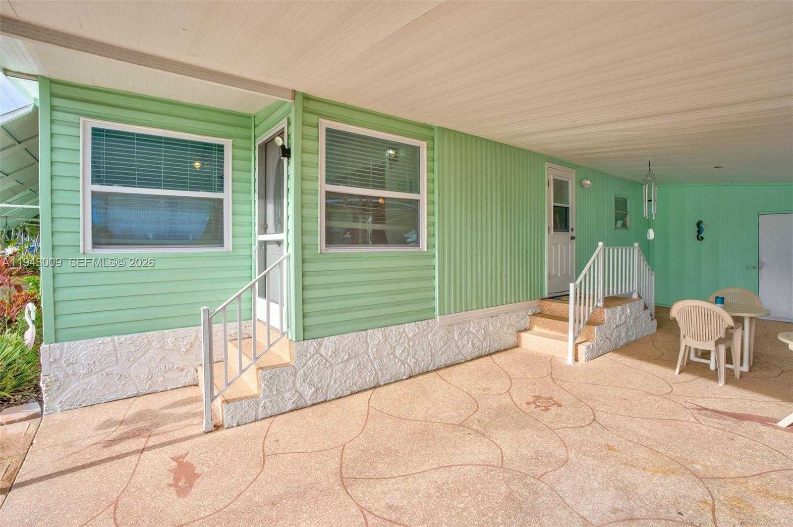 Small Image of 808 SOUTH SILVER CIRCLE, Key Largo Number 42