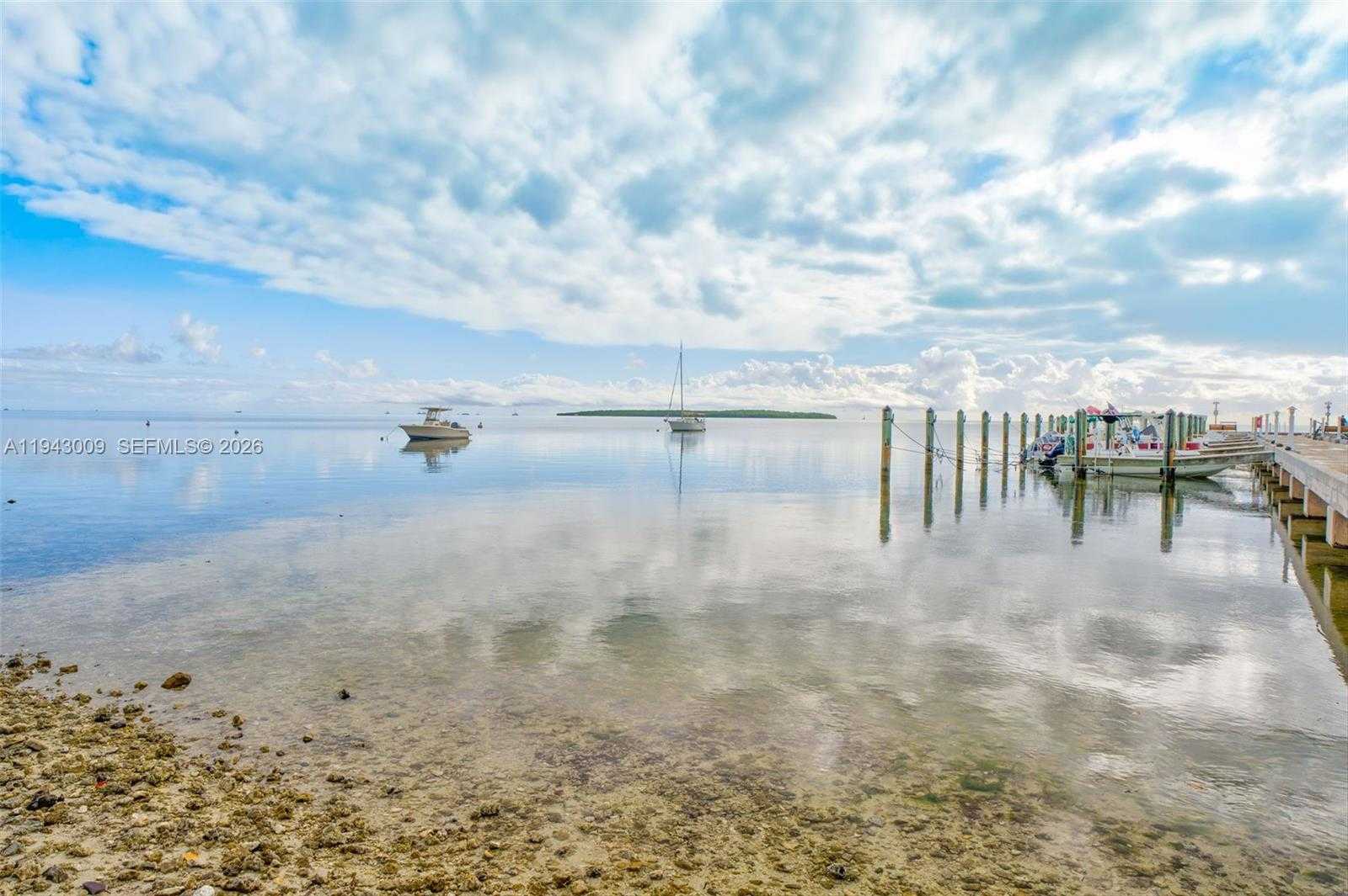 Small Image of 808 SOUTH SILVER CIRCLE, Key Largo Number 45