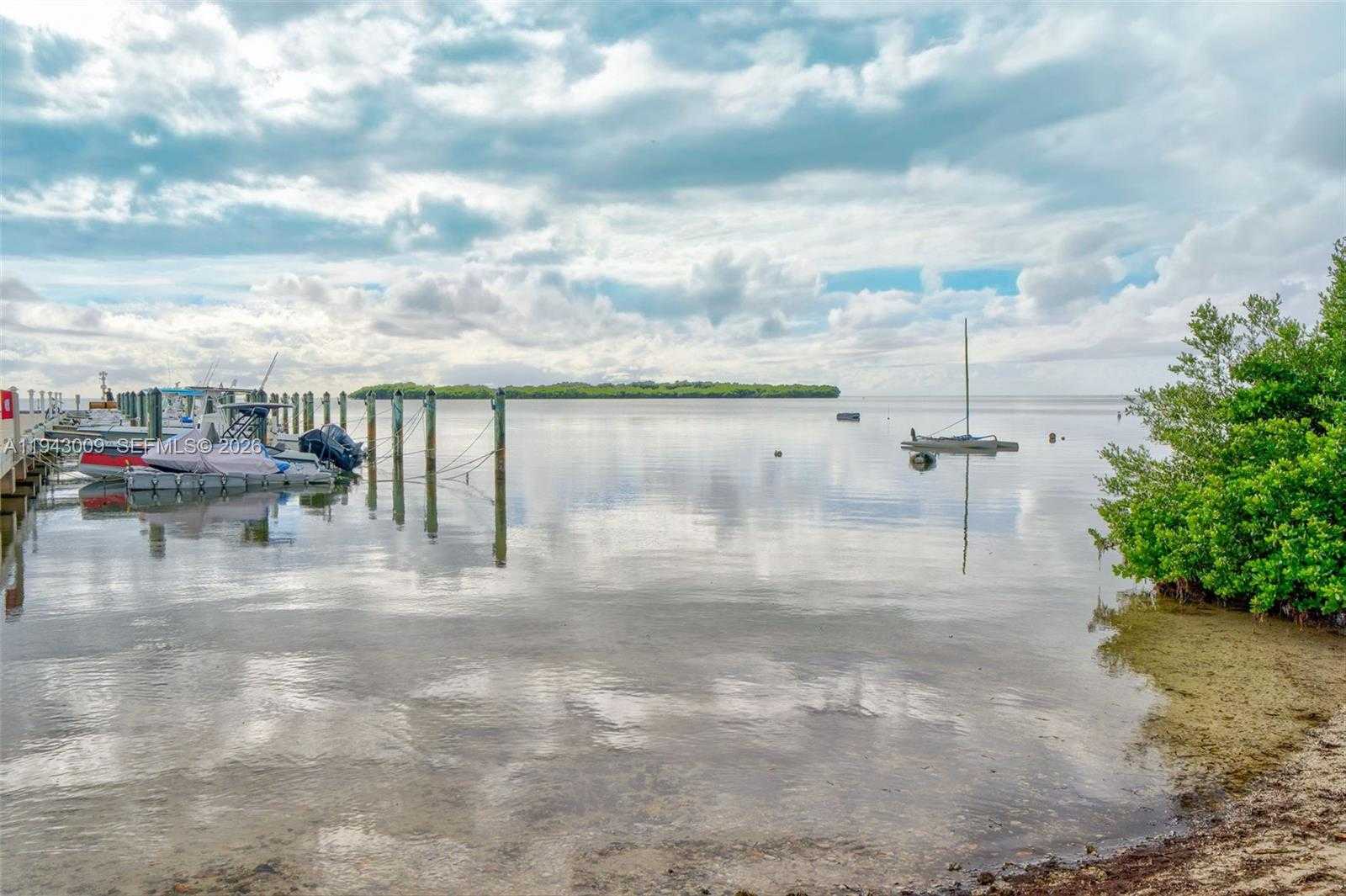 Small Image of 808 SOUTH SILVER CIRCLE, Key Largo Number 46