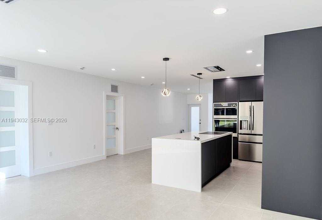 Small Image of 588 PALMETTO DR, Miami Springs Number 18