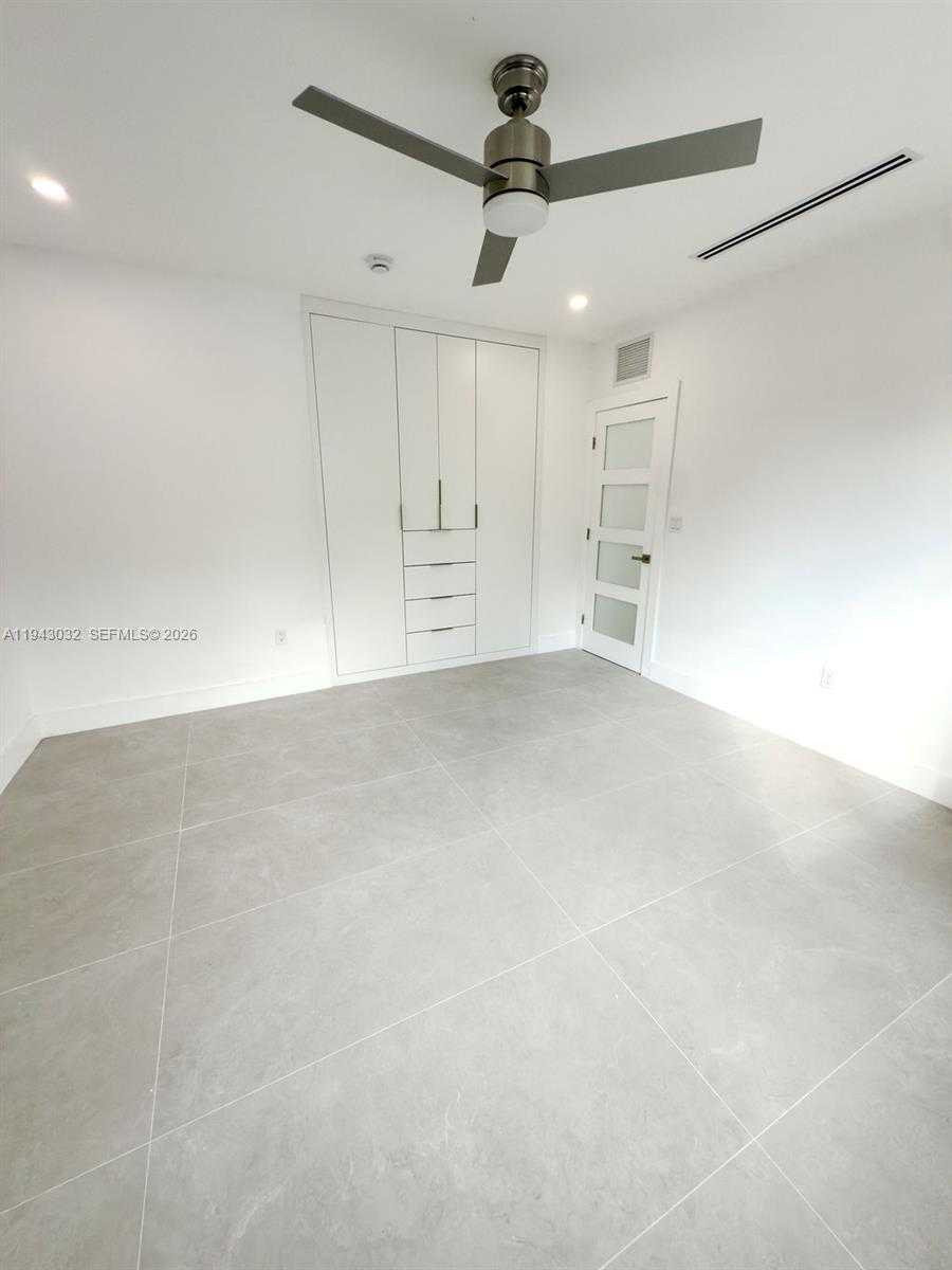 Small Image of 588 PALMETTO DR, Miami Springs Number 38