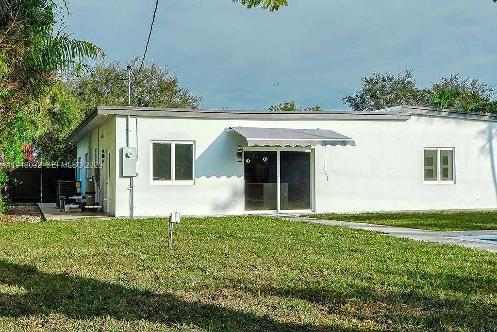 Small Image of 588 PALMETTO DR, Miami Springs Number 47