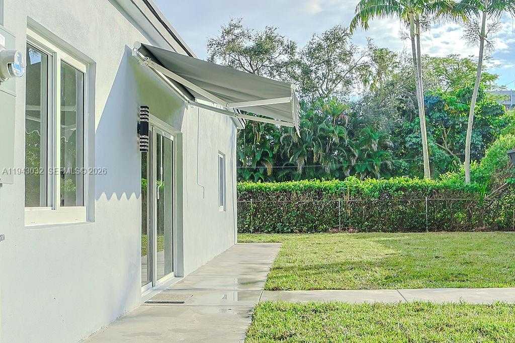 Small Image of 588 PALMETTO DR, Miami Springs Number 48