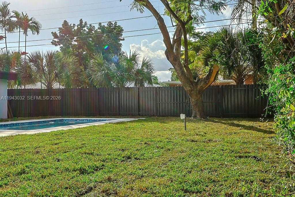 Small Image of 588 PALMETTO DR, Miami Springs Number 50