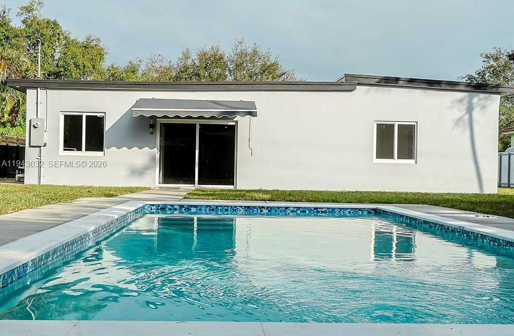 Small Image of 588 PALMETTO DR, Miami Springs Number 52
