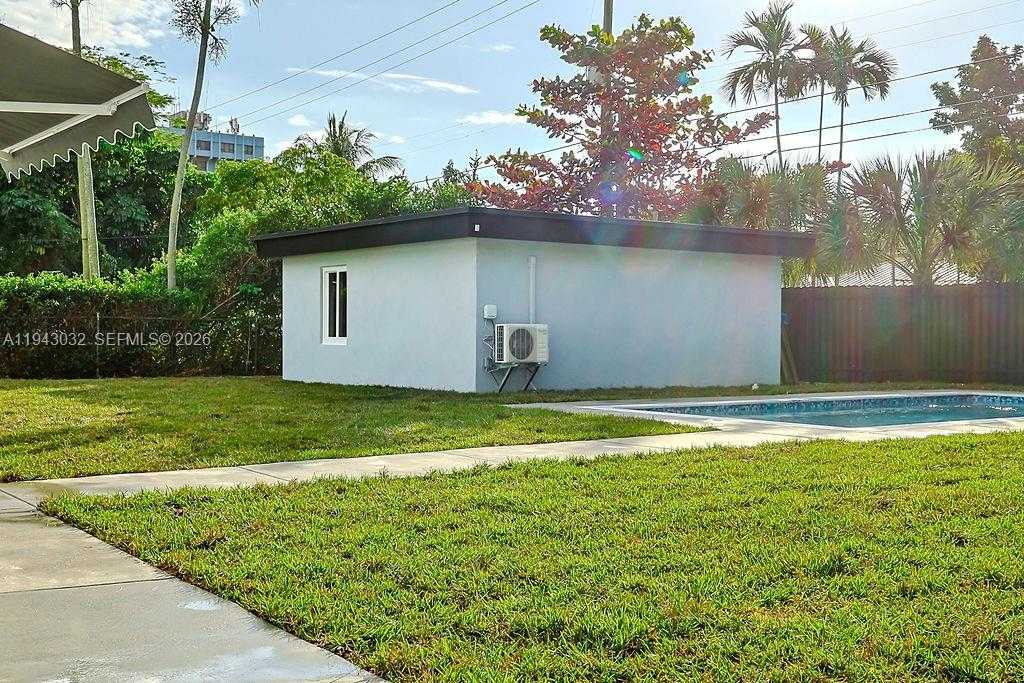 Small Image of 588 PALMETTO DR, Miami Springs Number 54