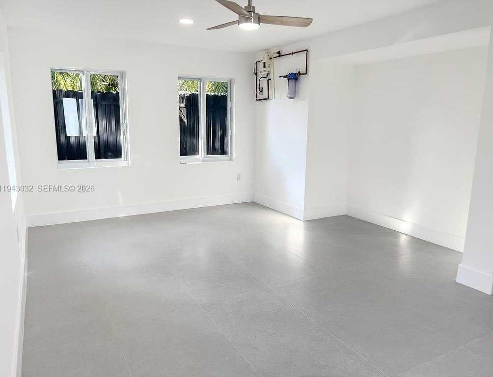 Small Image of 588 PALMETTO DR, Miami Springs Number 59