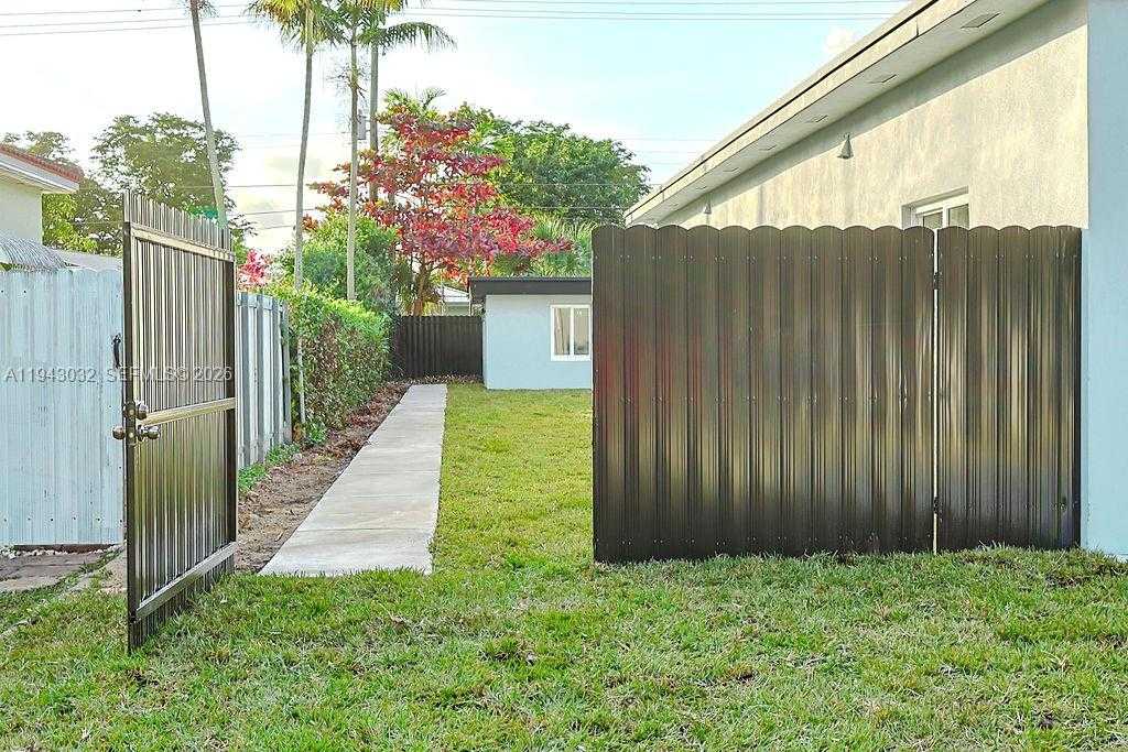 Small Image of 588 PALMETTO DR, Miami Springs Number 66