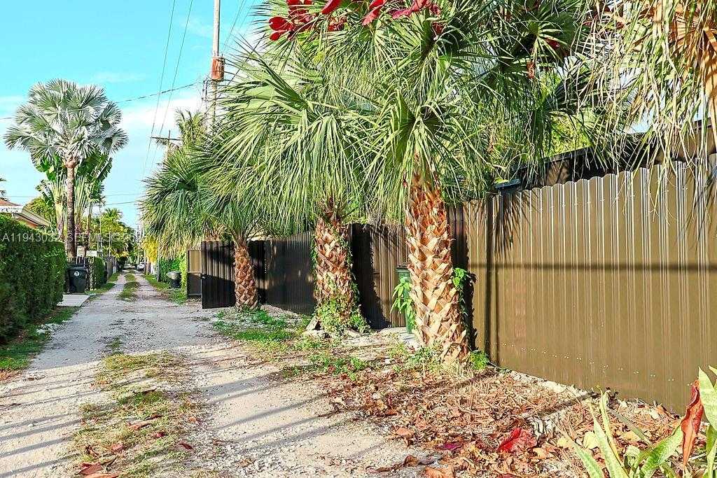 Small Image of 588 PALMETTO DR, Miami Springs Number 71