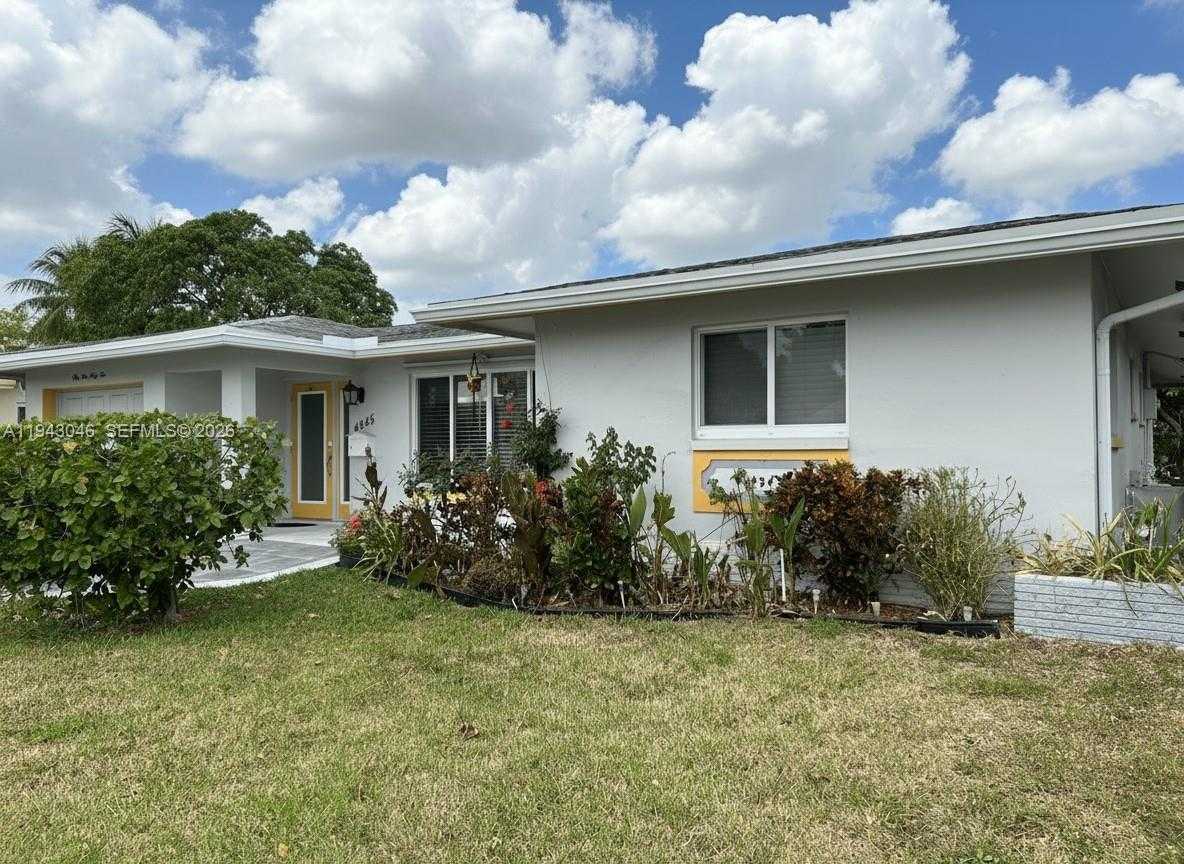 Small Image of 4945 NORTH WEST 55TH CT, Tamarac Number 27