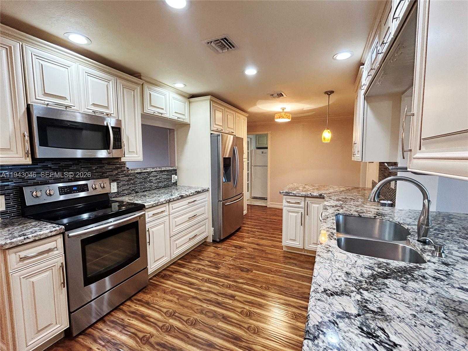 Small Image of 4945 NORTH WEST 55TH CT, Tamarac Number 3