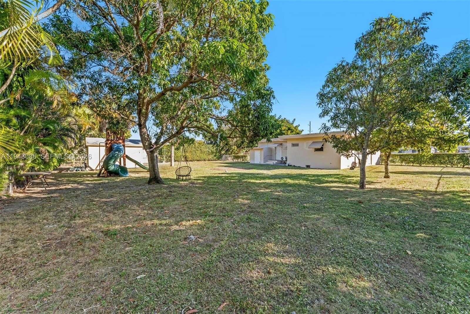 Small Image of 3230 SOUTH WEST 98TH AVE, Miami Number 14