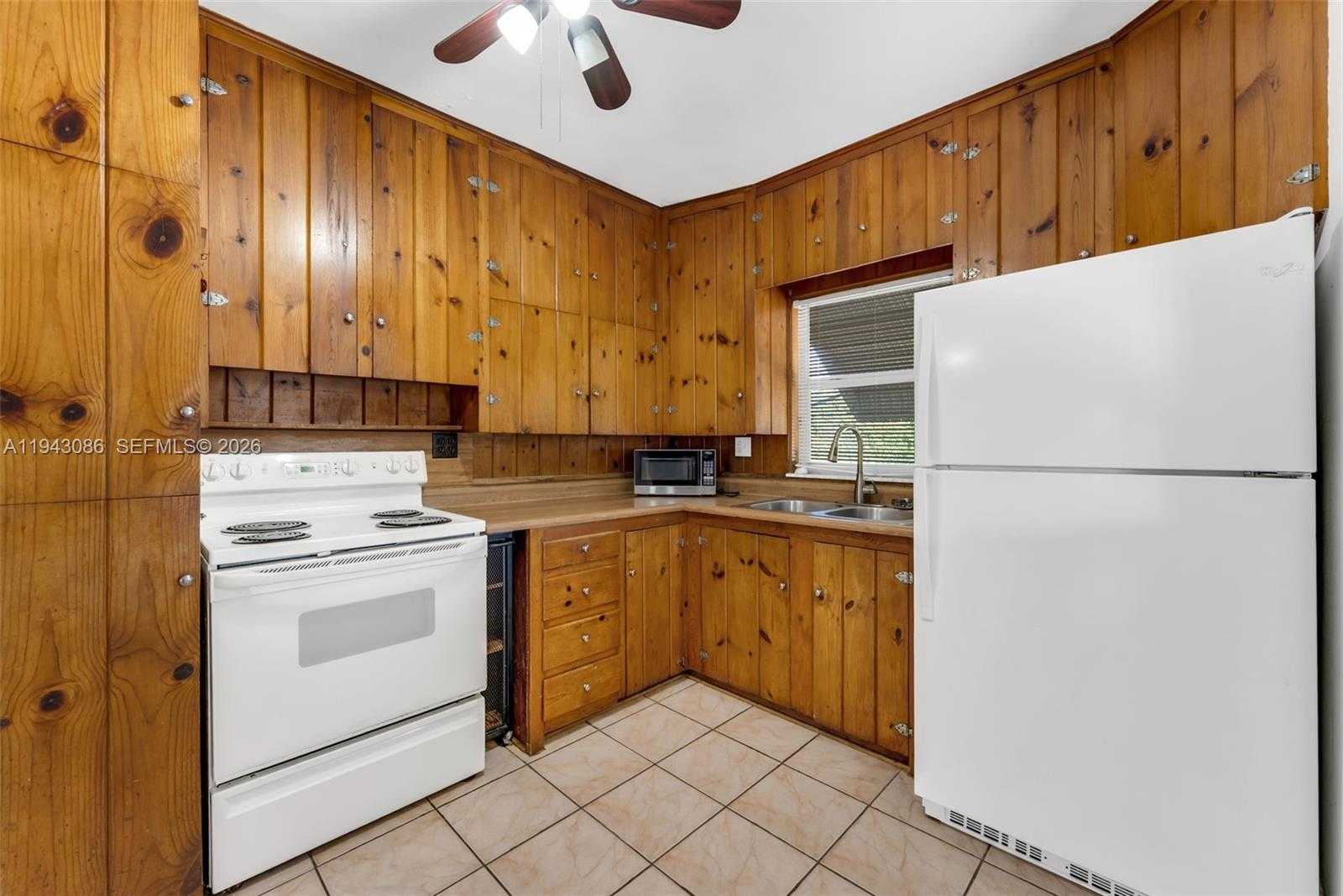 Small Image of 3230 SOUTH WEST 98TH AVE, Miami Number 8