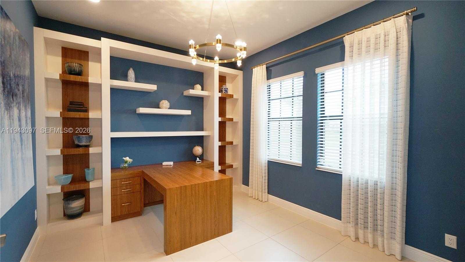 Small Image of 8725 PARKLAND BAY DR, Parkland Number 16