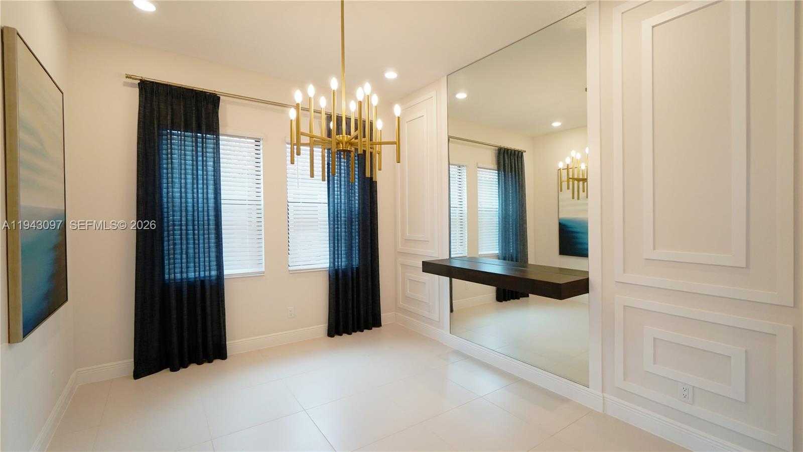 Small Image of 8725 PARKLAND BAY DR, Parkland Number 19