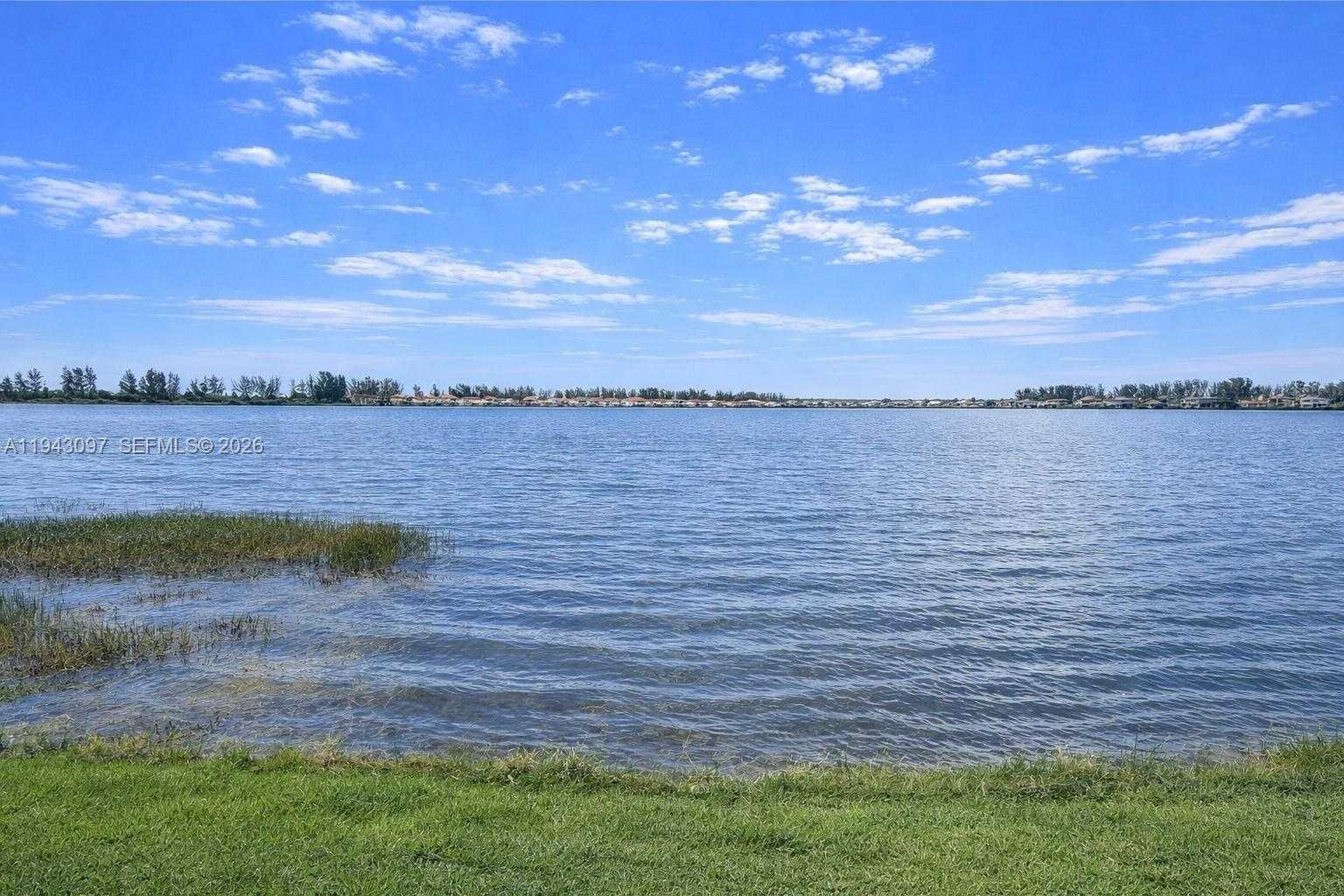 Small Image of 8725 PARKLAND BAY DR, Parkland Number 4