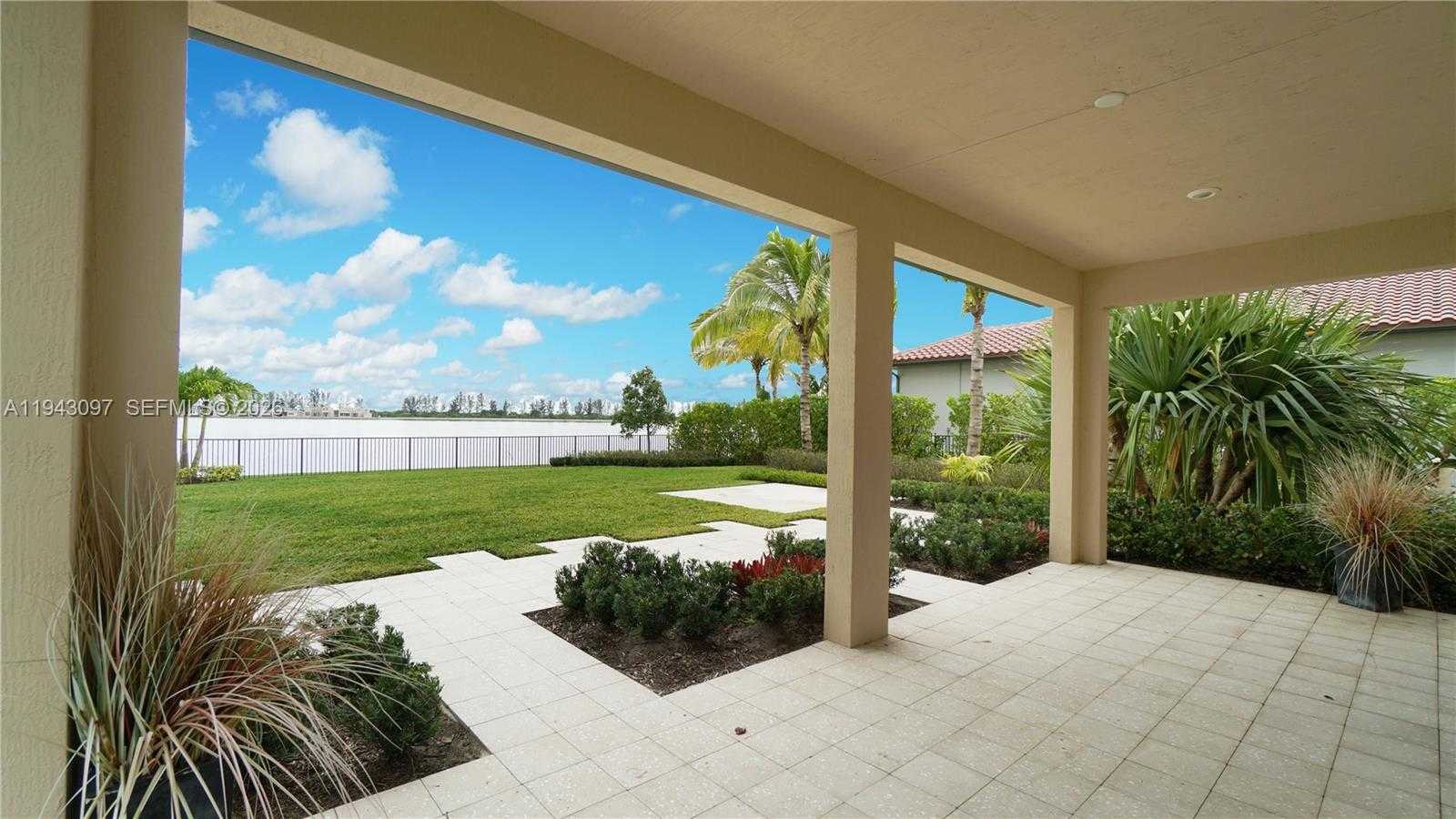 Small Image of 8725 PARKLAND BAY DR, Parkland Number 8