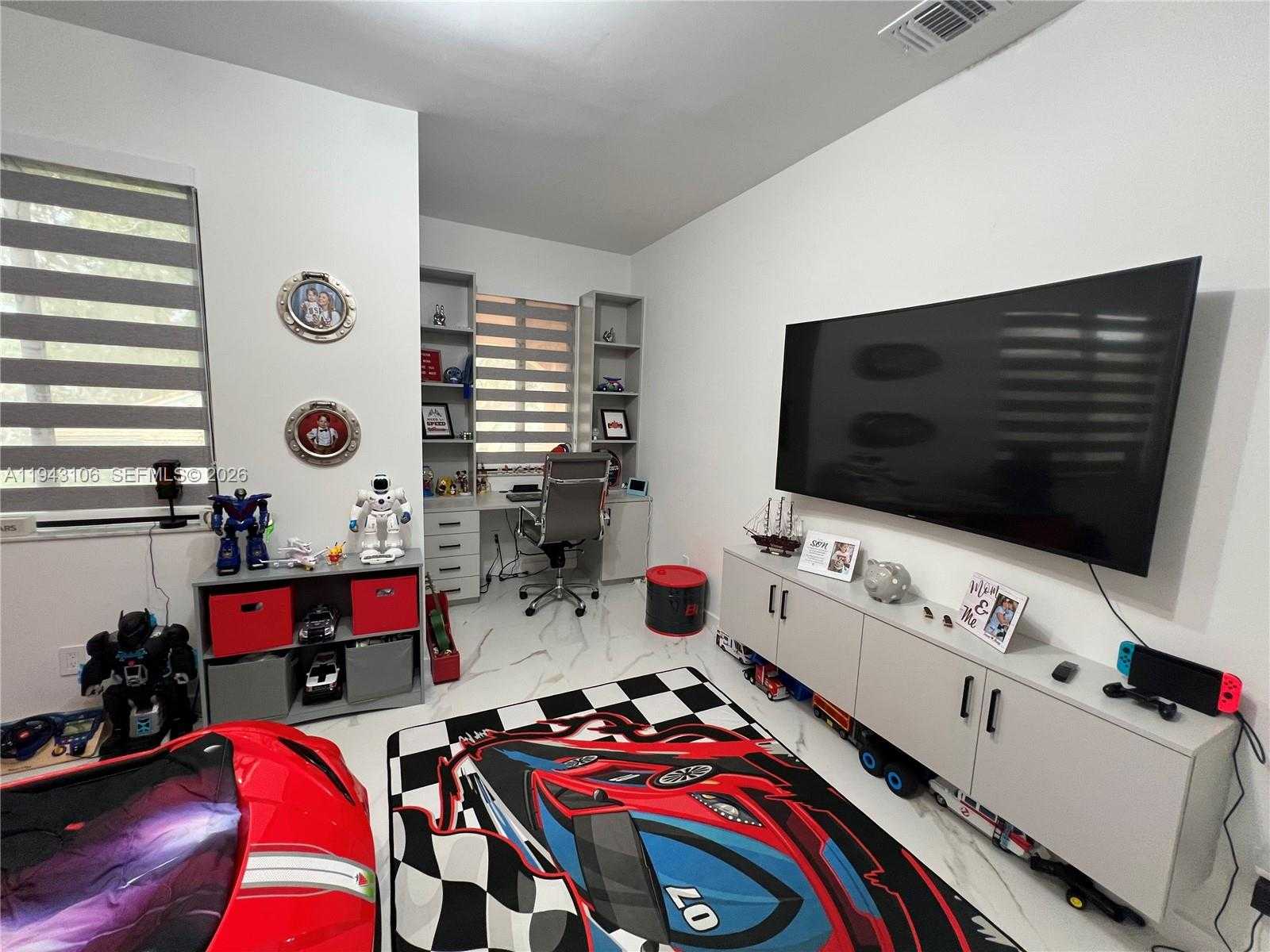 Small Image of 7782 NORTH WEST 18TH ST, Pembroke Pines Number 25