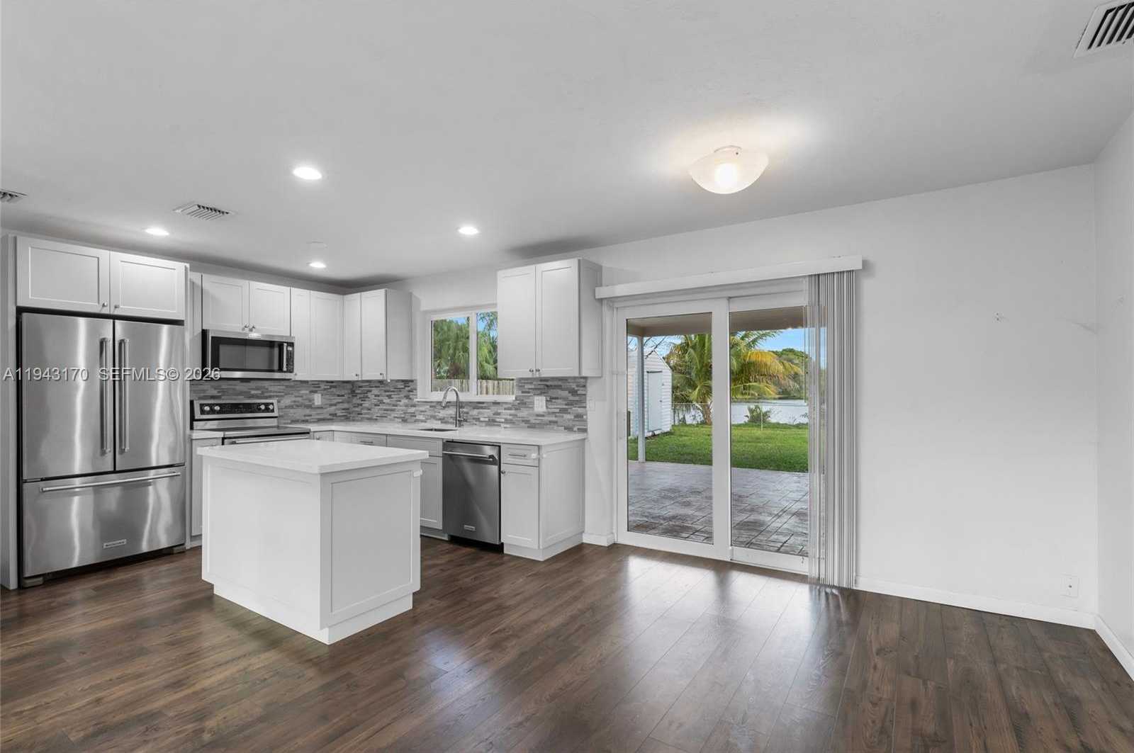 Small Image of 1301 NORTH WEST 87TH WAY, Pembroke Pines Number 16