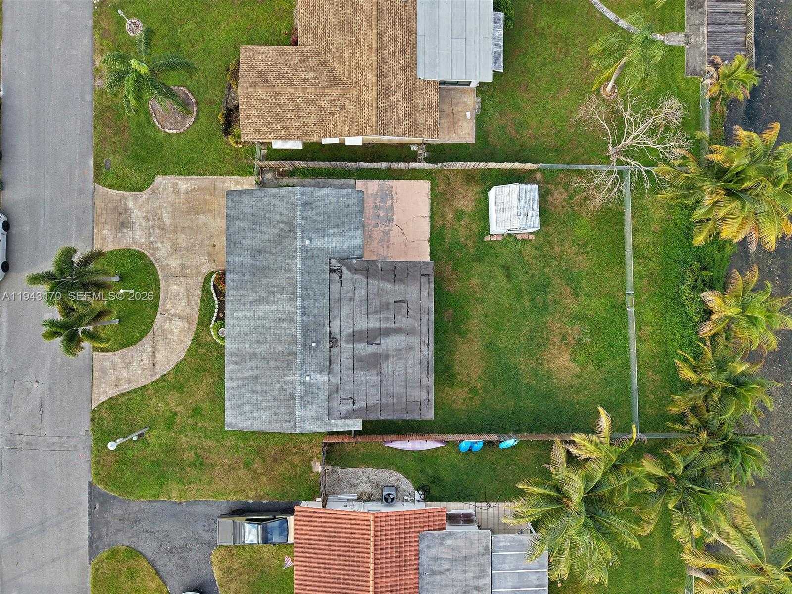 Small Image of 1301 NORTH WEST 87TH WAY, Pembroke Pines Number 33