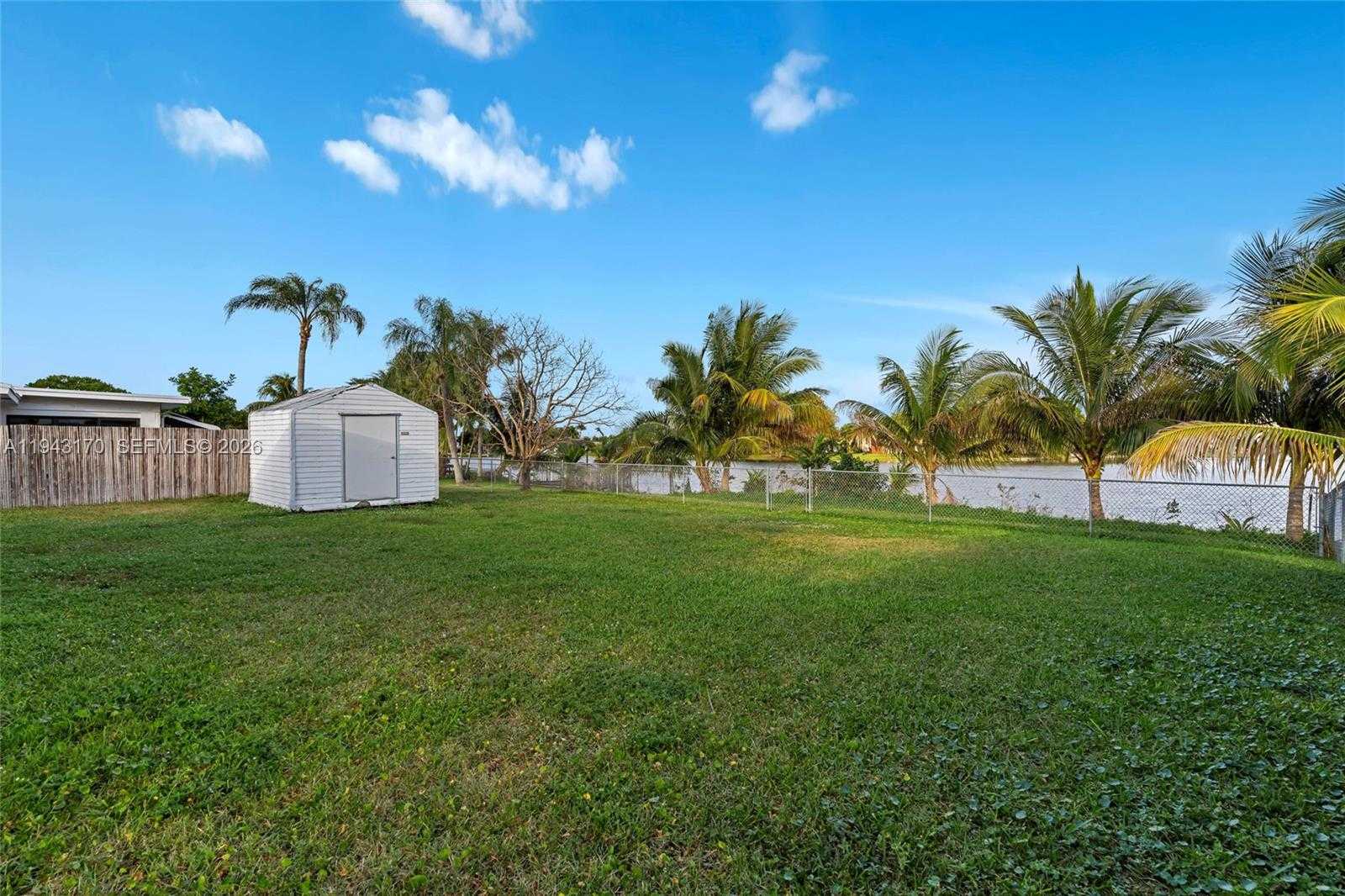 Small Image of 1301 NORTH WEST 87TH WAY, Pembroke Pines Number 5