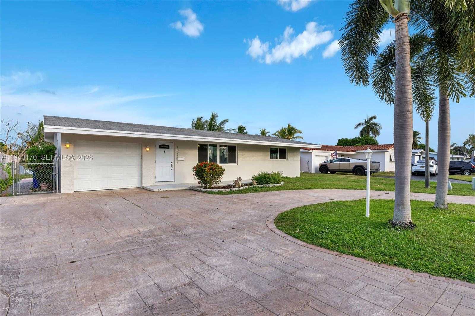 Small Image of 1301 NORTH WEST 87TH WAY, Pembroke Pines Number 7