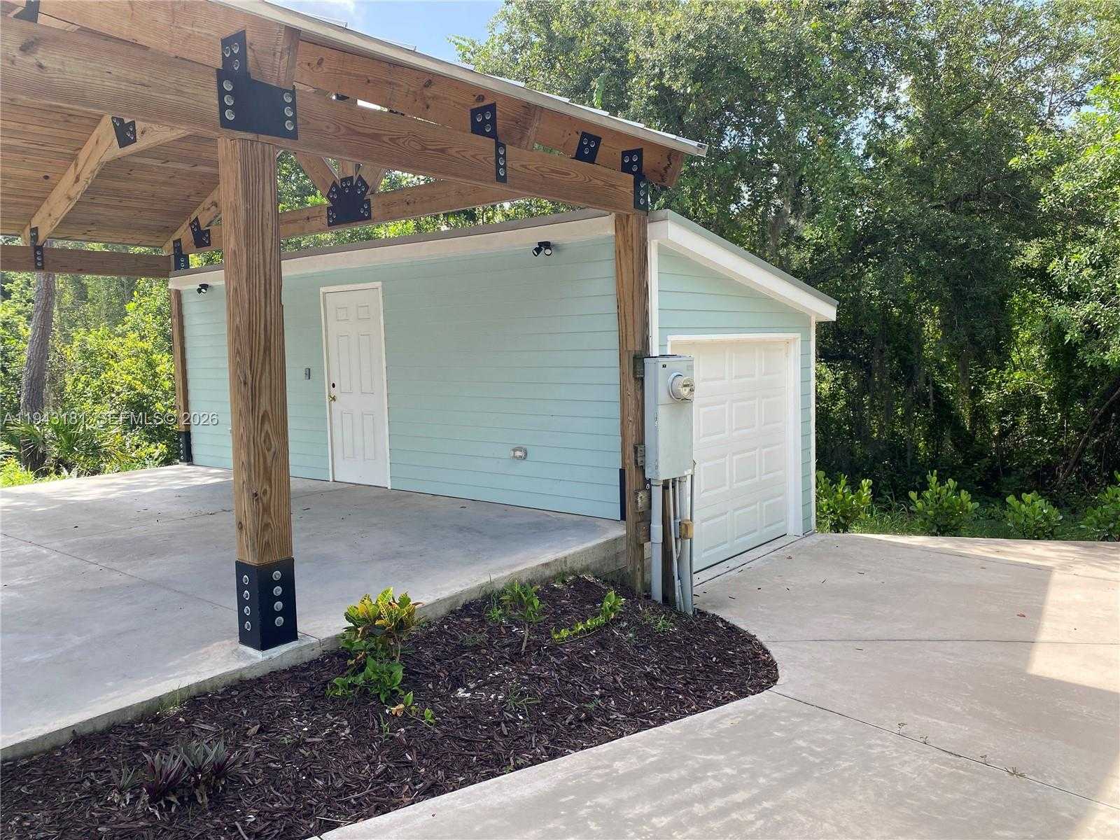 Small Image of 424 LAKE MIRROR DR, Lake Placid Number 26