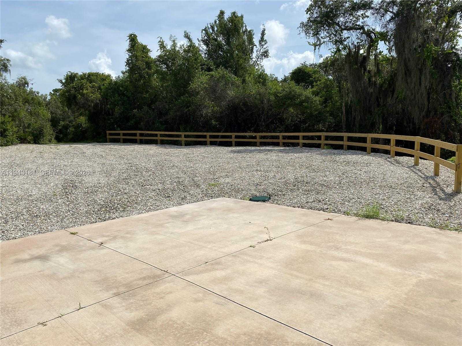 Small Image of 424 LAKE MIRROR DR, Lake Placid Number 27