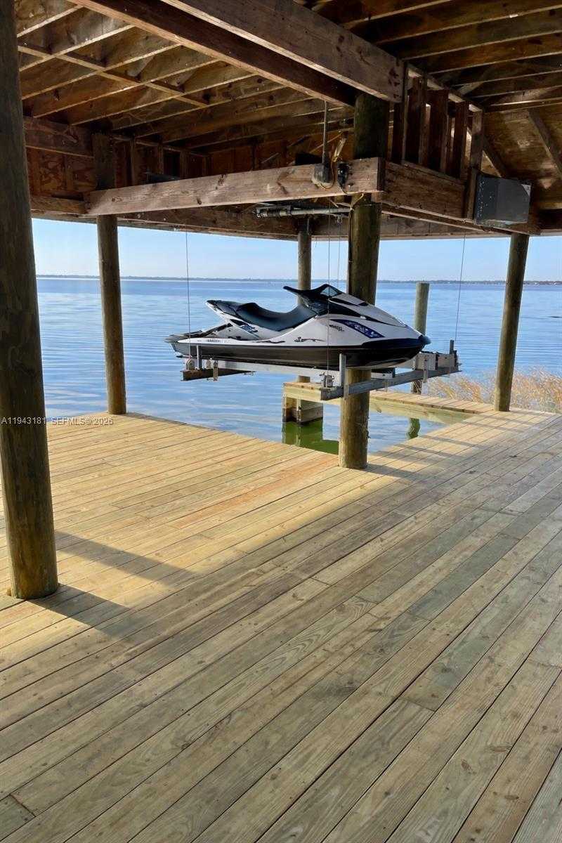 Small Image of 424 LAKE MIRROR DR, Lake Placid Number 29