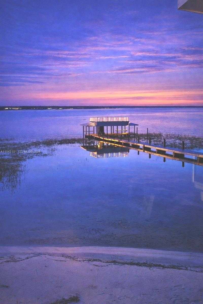 Small Image of 424 LAKE MIRROR DR, Lake Placid Number 5