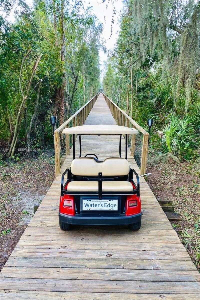 Small Image of 424 LAKE MIRROR DR, Lake Placid Number 6