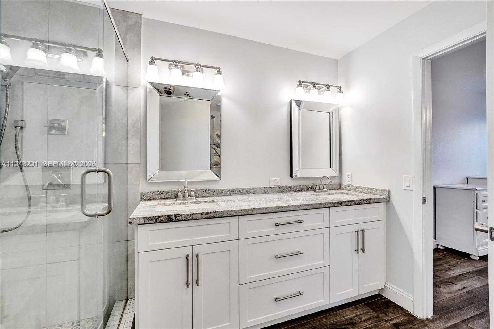 Small Image of 2702 ARBORWOOD RD, Davie Number 15