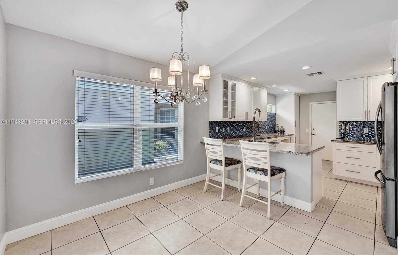 Small Image of 2702 ARBORWOOD RD, Davie Number 17